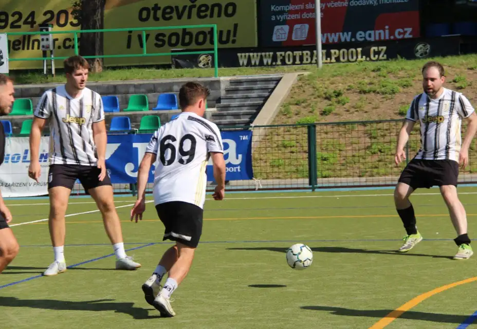 KRÁSNÉ STŘELECKÉ POKUSY LA PHUTAS NEZACHYTIL ANI FANTOM FOLWARCZNY